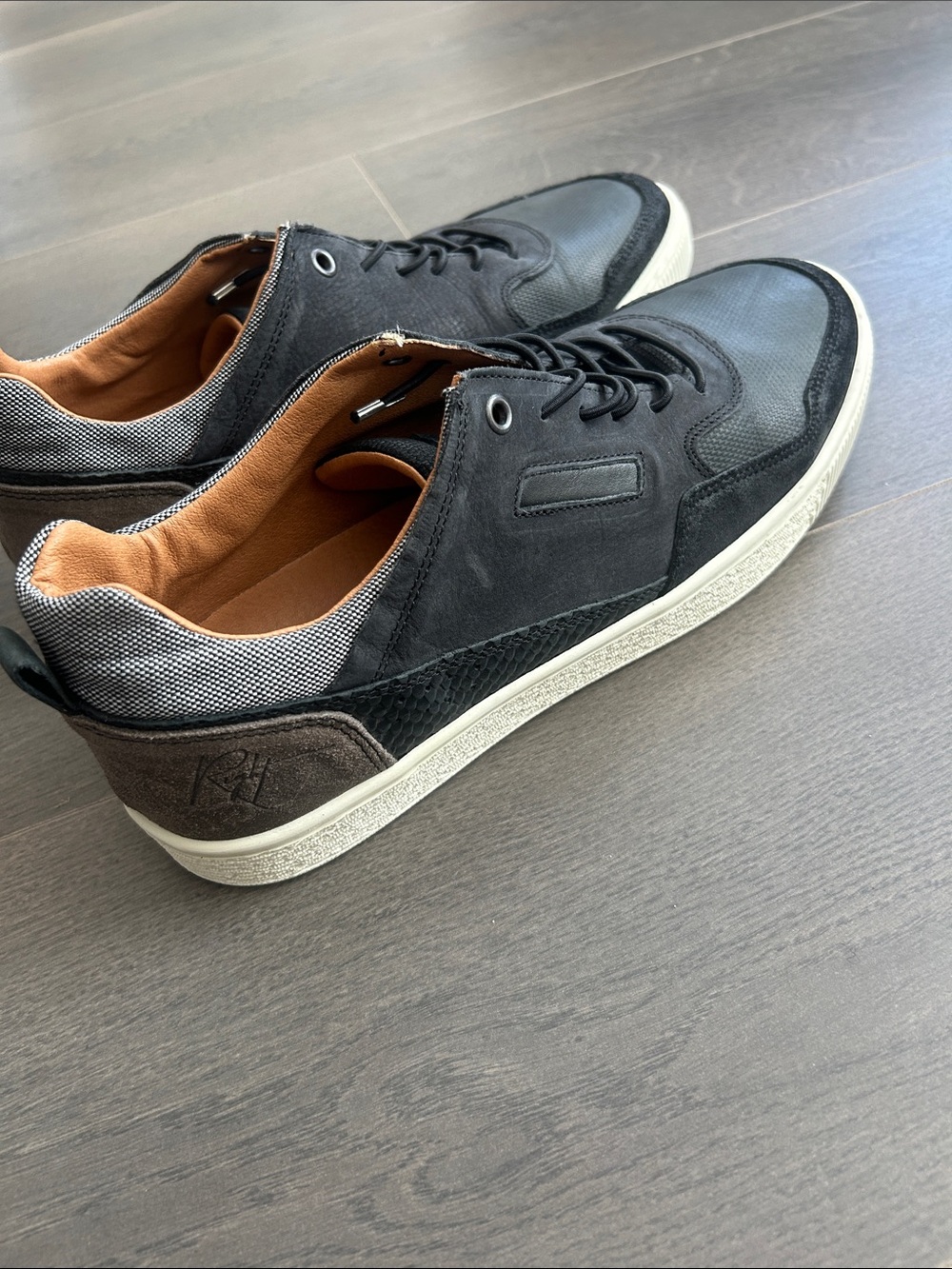 Bullboxer Black Leather Low Top Sneakers Men Size 11 - Picture 3 of 15